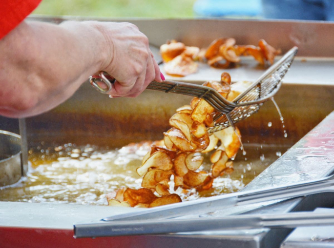 Olio esausto domestico, in Italia solo il 10% viene raccolto: serve un cambio di strategia