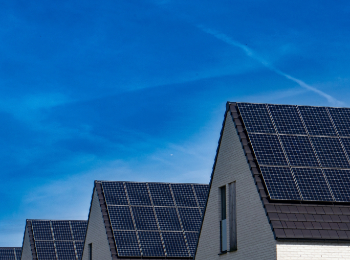 Energia, prezzi in calo in Italia nel secondo trimestre 2023