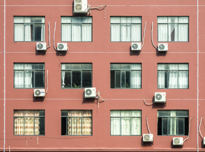 Aria condizionata, il circolo vizioso tra adattamento e mitigazione