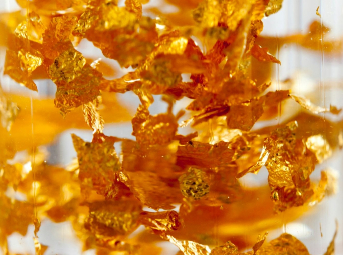 Estrarre l’oro dai RAEE con un sottoprodotto del latte