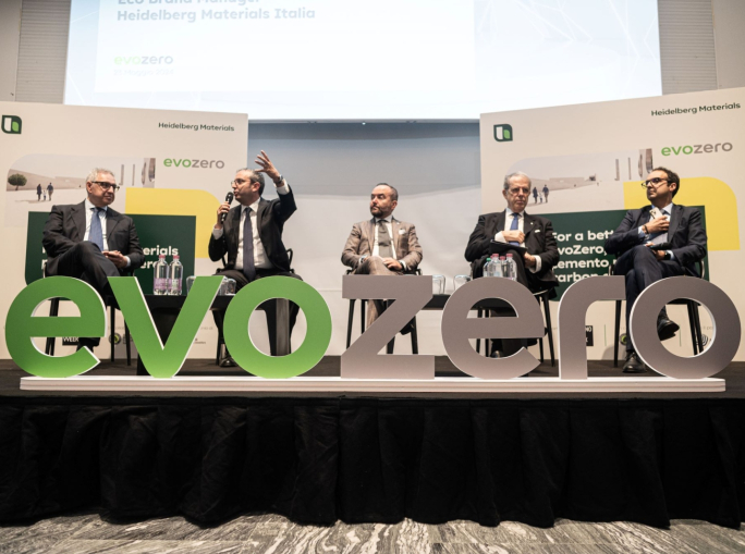 Heidelberg Materials presenta evoZero, il primo cemento a bilancio zero CO₂