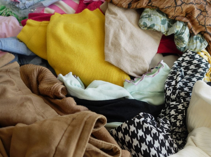 Rifiuti tessili, l’intelligenza artificiale per ottimizzare i processi