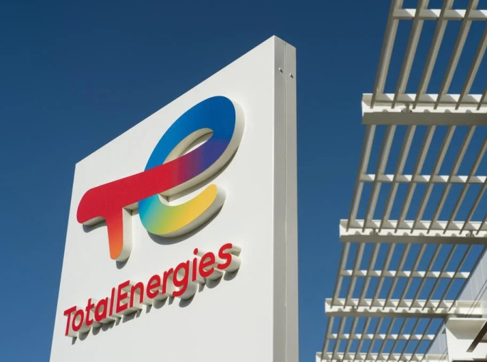 Total Energies sanzionata per greenwashing: “Sentenza storica”