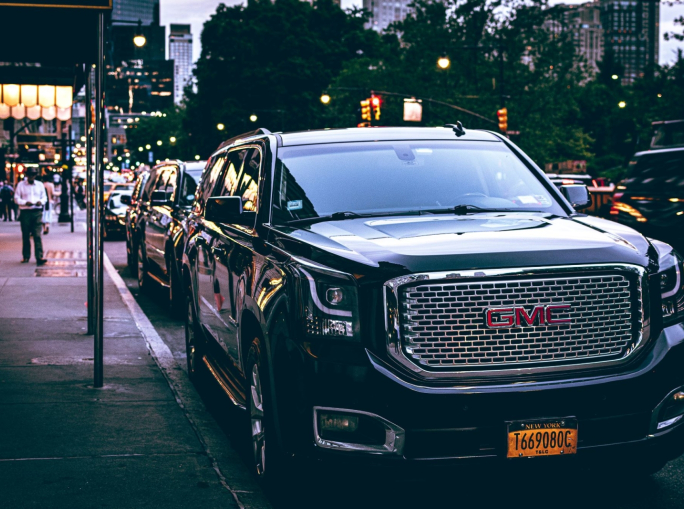 SUV, crescono le dimensioni e le città europee aumentano i prezzi del parcheggio