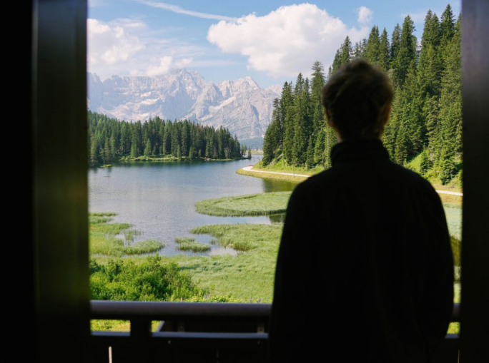 Viaggio in aereo? Soggiorno più lungo: come rendere la vacanza più sostenibile