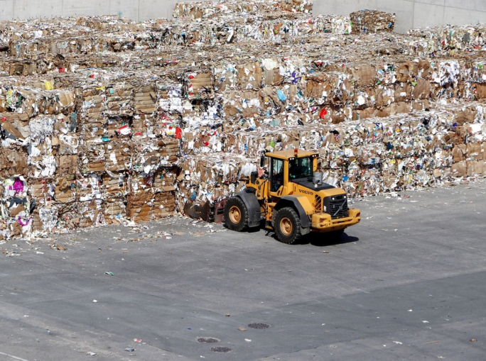 Gli Stati Uniti hanno un problema con i rifiuti di carta a cartone