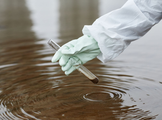 Crimini contro l’ acqua: cosa fa il settore idrico per proteggersi?