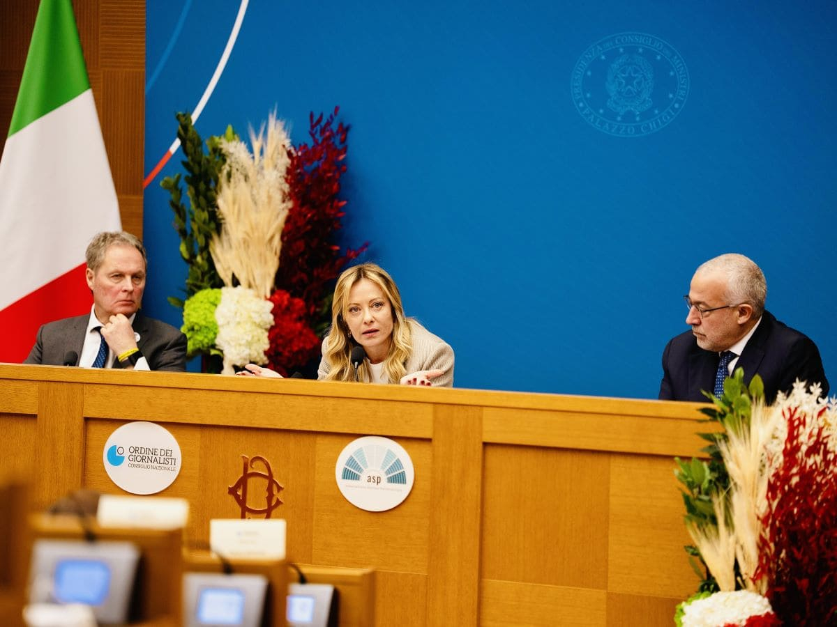 Meloni, conferenza stampa all’insegna di un pragmatismo che sa di rallentamento