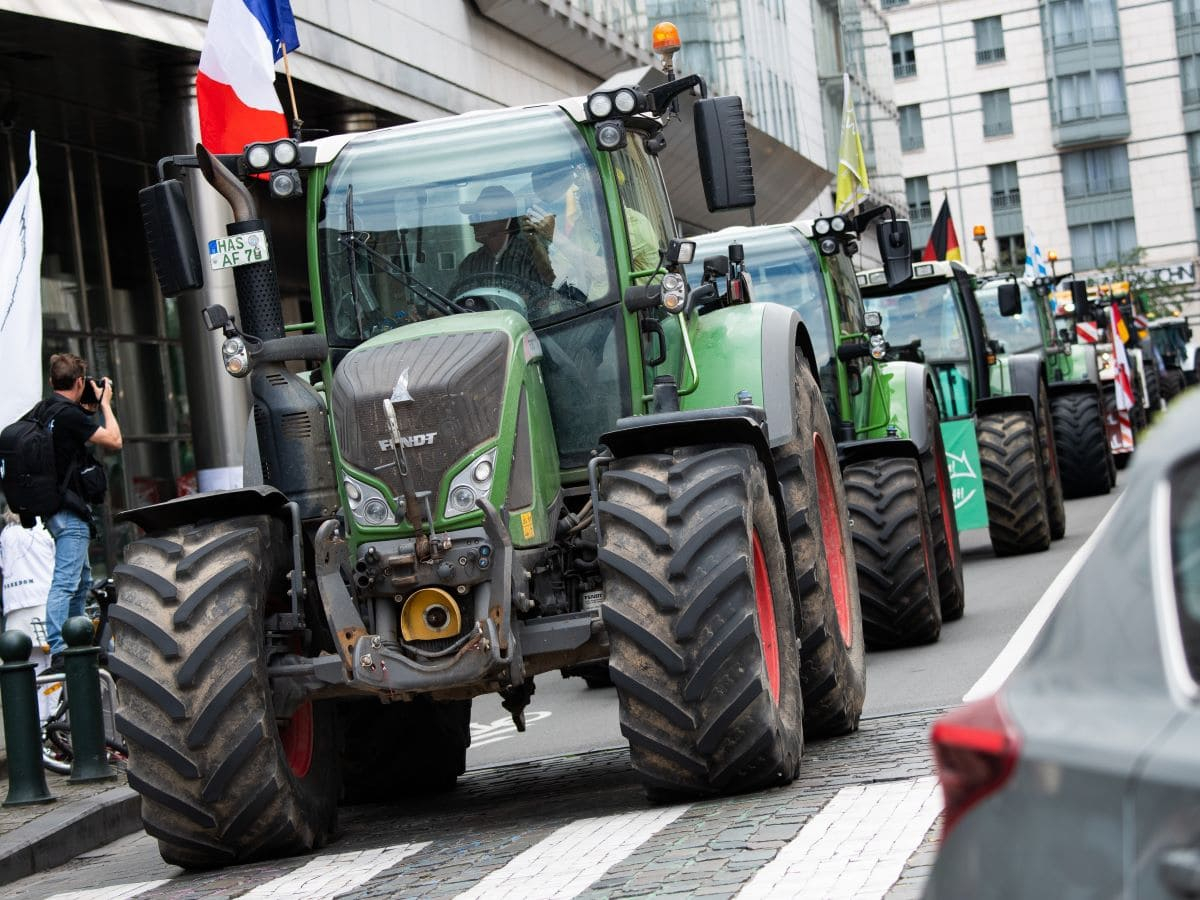 Mercosur, accordo rinviato: Italia e Francia puntano i piedi, proteste degli agricoltori