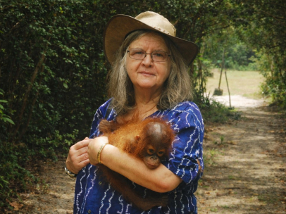 Addio alla scienziata Biruté Galdikas, una vita dedicata a salvare gli oranghi