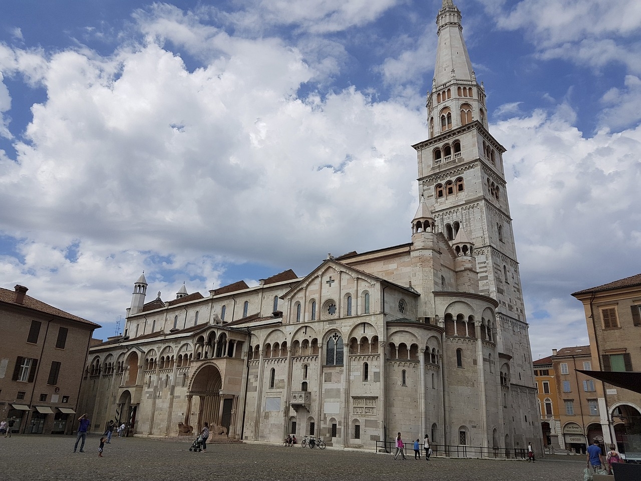 Pnrr, a Modena quanto pesano i tagli ai fondi? Intervista al sindaco Muzzarelli