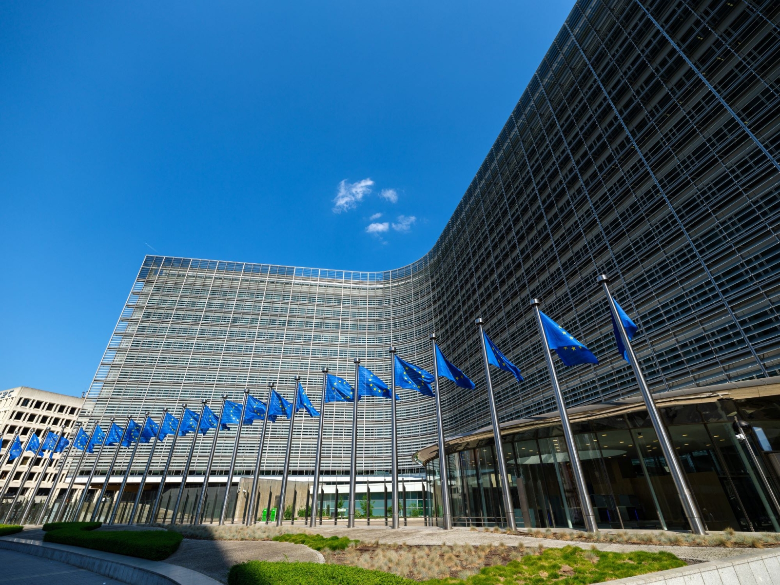 Bruxelles boccia l’Italia alla prova PNIEC, male anche gli altri Governi UE