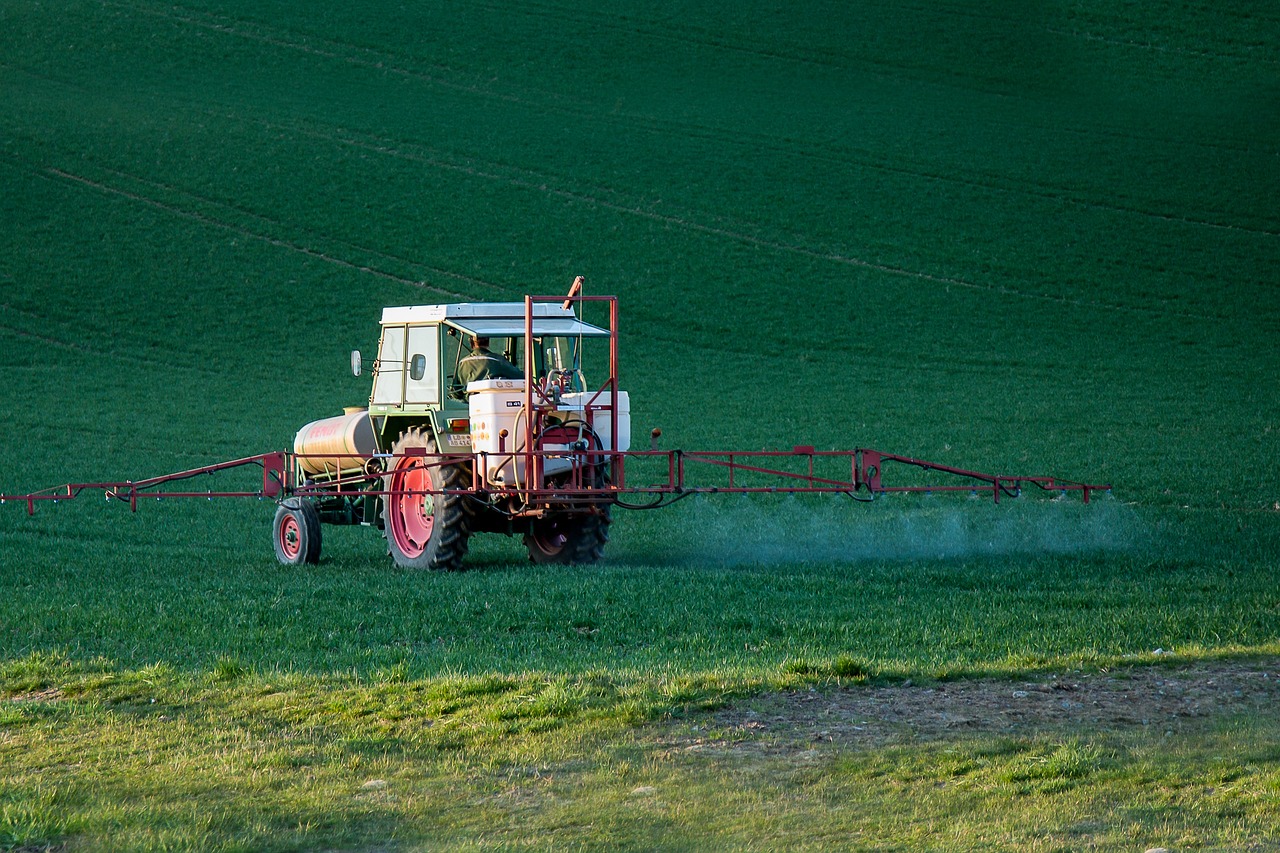 Pesticidi: il muro delle lobby che frena il regolamento europeo