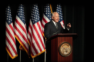 Kamala Harris sceglie Tim Walz, un candidato vicepresidente impegnato per il clima