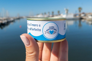 Acciaio, la raccolta differenziata anche in vacanza con “cuore Mediterraneo”