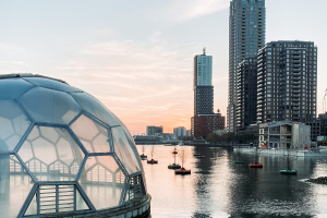 Biennale di Rotterdam: l’architettura del futuro fa i conti con il clima