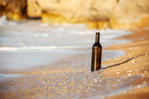 Creare sabbia dal riciclo del vetro per preservare i litorali