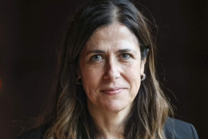 Alessandra Todde: prima donna presidente della Sardegna, esperta di energia, green e digitale