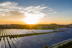 Batterie a costi sostenibili per l’energia solare quando serve