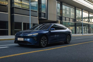 NIO batte Tesla con la prima auto elettrica da 1.044 km di autonomia