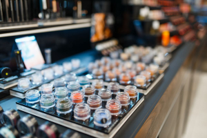 Cosmetica sostenibile, le aziende usano il 23% di materie prime green: trend in crescita