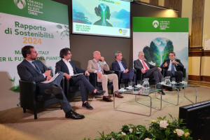 Da CONOU il Report di sostenibilità 2024: rigenerazione oltre il 98%, raccolta 100%