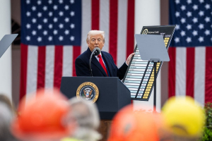 Dazi, Trump scatena la guerra mondiale commerciale. E non sarà bello