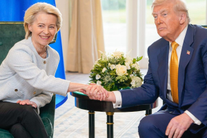 Dazi al 15%, acquisti e investimenti UE in USA: che cosa prevede il Patto di Turnberry