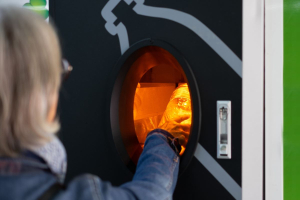 Ecocompattatori Mangiaplastica, Corte dei conti boccia i ritardi e chiede più coordinamento