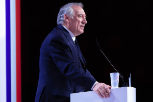 Francia tra deficit, debito pubblico e caos dopo la caduta del Governo Bayrou