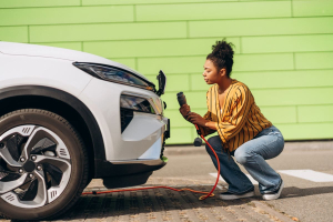 Il bonus auto elettriche? Sono i 600 milioni tolti alle colonnine di ricarica