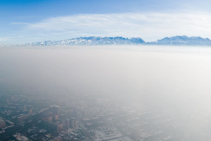 Il governo Meloni vuole tagliare i fondi per la qualità dell’aria in Pianura Padana