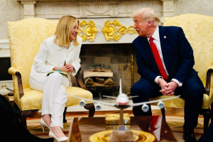 Incontro Meloni-Trump, la premier se la cava ma non ottiene granché