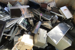 Diminuisce la raccolta dei rifiuti elettrici ed elettronici in Italia