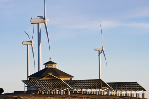 L’elettricità da rinnovabili supera il carbone, ma senza il contributo dell’Oil & Gas