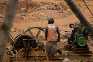 Le banche UE finanziano l’estrattivismo che danneggia ambiente e diritti umani