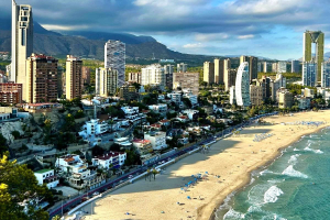 Benidorm, la città verticale del turismo sostenibile
