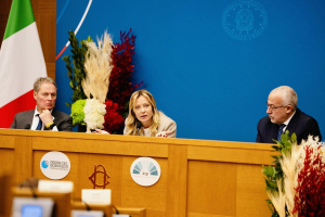 Meloni, press conference marked by a pragmatism that suggests a slowdown