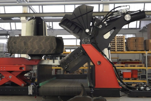 MT-Rex, il robot dinosauro che ricicla i maxi pneumatici