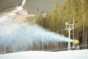 Olimpiadi invernali 2026, i guadagni di pochi a spese di molti