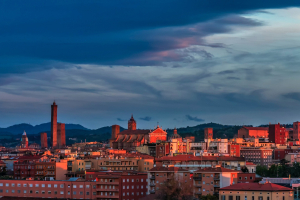 Pnrr, a Bologna quanto pesano i tagli ai fondi? Intervista al sindaco Lepore