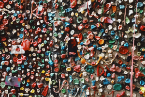 Meno rifiuti urbani entro il 2030? Ecco perché riciclare non basta più