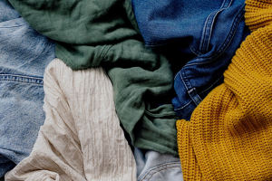 Rifiuti tessili, industria in allarme: “Senza aiuti resta solo l’incenerimento”