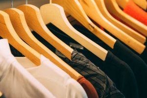 Tessile, il fast fashion mette in crisi il riuso: servono nuove misure