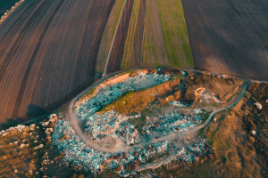 Traffico illecito di rifiuti speciali in Sud Italia: 9 arresti, 43 indagati