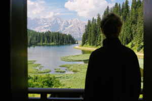 Viaggio in aereo? Soggiorno più lungo: come rendere la vacanza più sostenibile