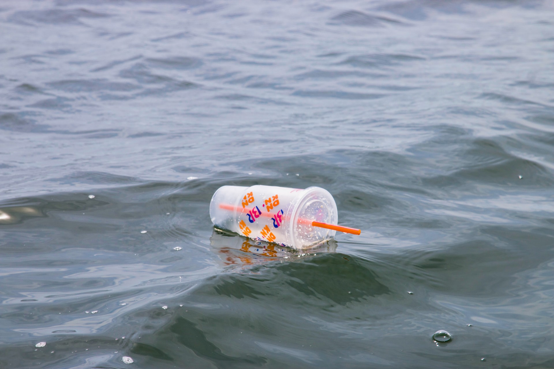 Plastica monouso: dal 3 luglio l’Italia recepisce la Direttiva SUP, ecco cosa cambia