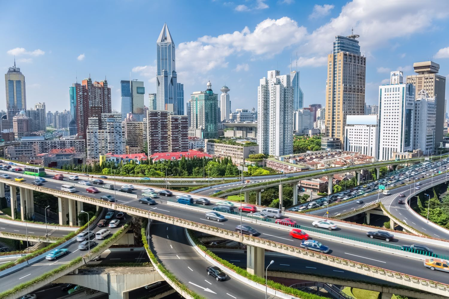 Cina: aumentano gli investimenti in Europa, trainati dalle auto elettriche