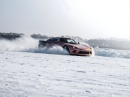 Il primo modello di auto sportiva 100% elettrica arriva in Europa 